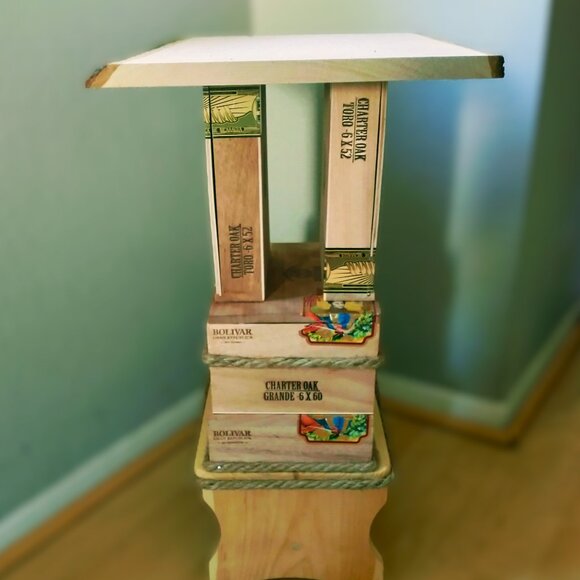 Suenos de Saundra Upcycled, Rare Cigar Box Table w/ 2 Hidden Compartments, - Picture 5 of 14
